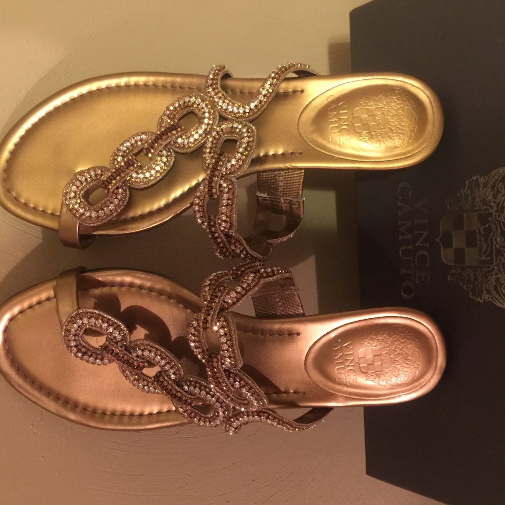 VINCE CAMUTO SANDALS